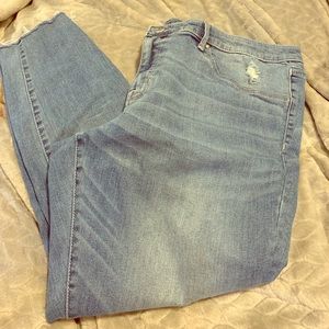 Target brand sz 18 distressed cropped jeans